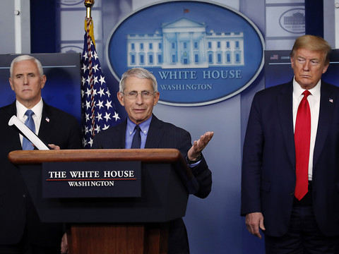 Le Dr Fauci met en garde contre une réouverture trop rapide