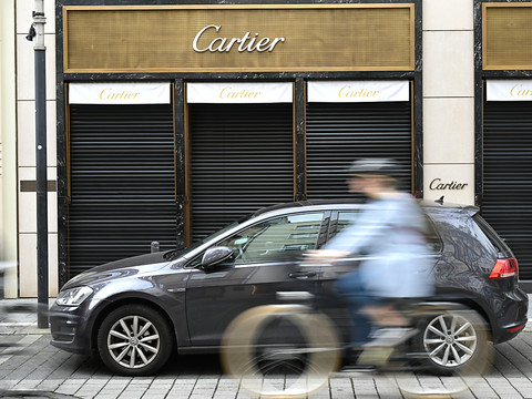 Richemont: nette baisse de la rentabilité annuelle, le virus pèse