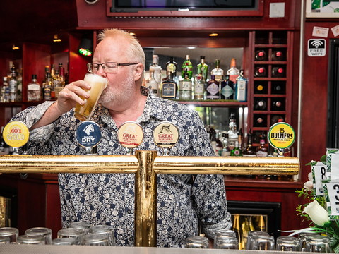 En Australie, bars et restaurants rouvrent doucement