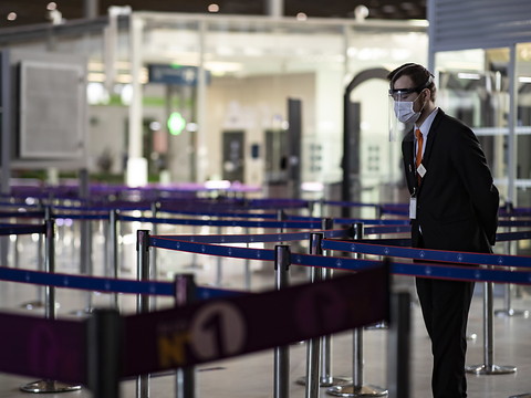 Des voyagistes prolongent les annulations des voyages à l'étranger