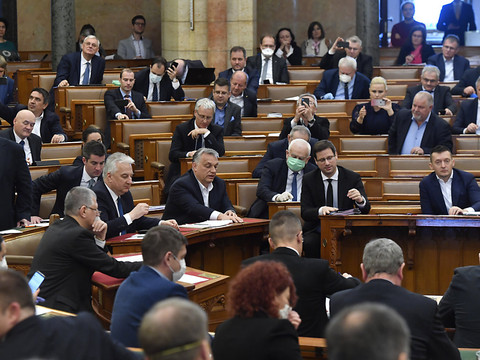 La Hongrie interdit le changement de sexe à l'état civil