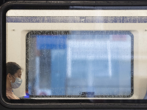 Les CFF réfléchissent à des wagons pour les porteurs de masques