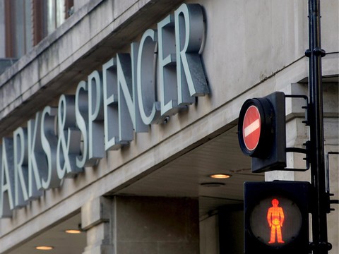 Au Royaume-Uni, les ventes de détail s'effondrent