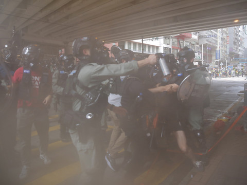 Milliers de manifestants à Hong Kong contre la loi sur la sécurité