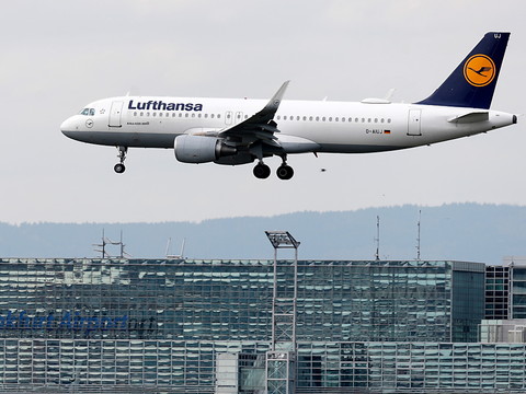 Lufthansa: accord avec l'Etat allemand sur un plan de sauvetage