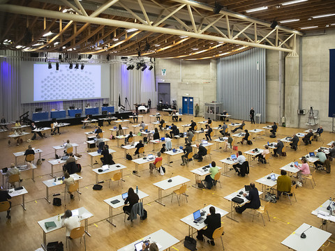 Gouvernement et députés fribourgeois dressent un bilan de la crise