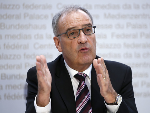 Parmelin: la Confédération soutient les apprentis