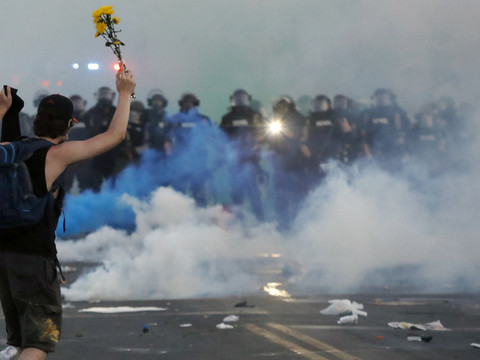 Etats-Unis sous haute tension, couvre-feu dans plusieurs villes
