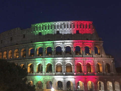 Réouverture timide du Colisée de Rome