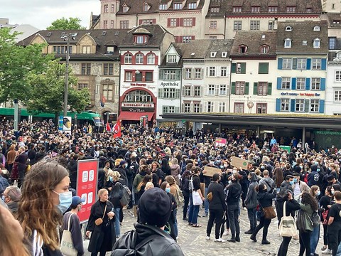 Des manifestations dans plusieurs villes suisses contre le racisme