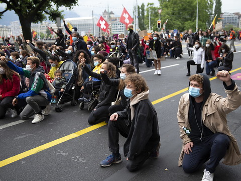 Genève: plus de 10'000 manifestants contre le racisme