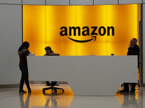 Reconnaissance faciale: Amazon dit stop à la police