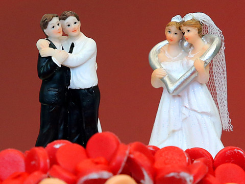 Le National veut ouvrir le mariage aux couples homosexuels