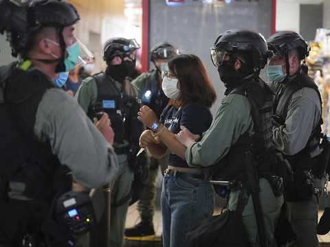Hong Kong: les manifestants entonnent un chant de protestation