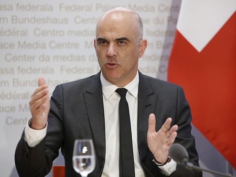 Alain Berset loue le modèle suisse
