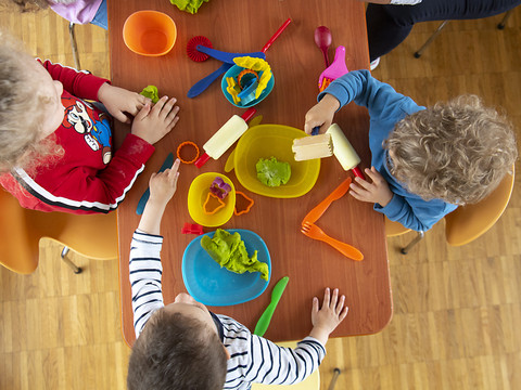 La gauche lance la campagne contre un bonus pour familles riches
