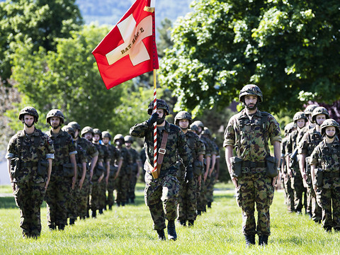 Les sénateurs donnent leur accord aux 21,1 milliards pour l'armée pour 2021-2024