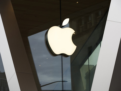 L'UE ouvre des enquêtes contre Apple