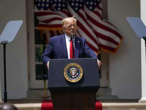Trump interdit les prises d'étranglement sauf en cas de danger