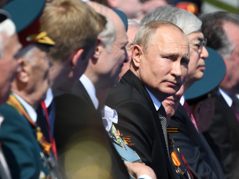 Poutine célèbre le sacrifice soviétique qui a sauvé le monde
