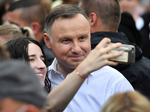 Vers un second tour entre le président Duda et son rival libéral