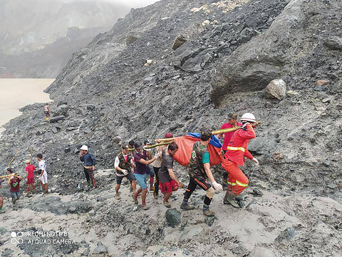 Plus de 160 morts dans un glissement de terrain dans des mines