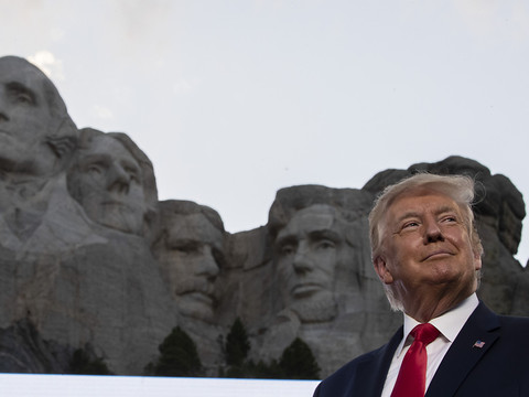 Les Etats-Unis célèbrent un 4 juillet au goût amer