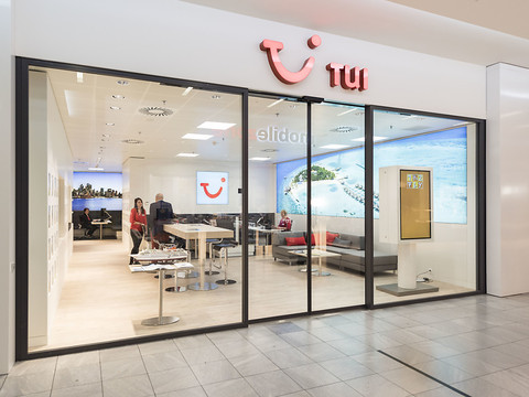 TUI Suisse ferme huit succursales, biffe une septantaine d'emplois