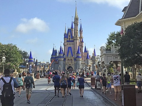 Réouverture partielle de Disney World et des chutes d'Iguazu