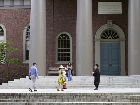 Washington renonce à priver de visas les étudiants étrangers