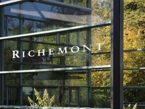 Richemont: ventes amputées de près de moitié au premier trimestre