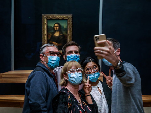 Masque obligatoire dans les lieux publics clos la semaine prochaine