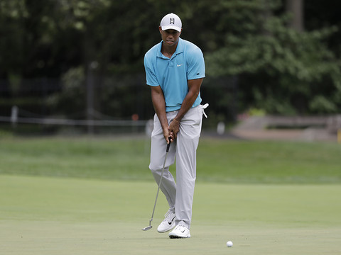 Woods à 5 coups du leader à l'issue du 1er tour