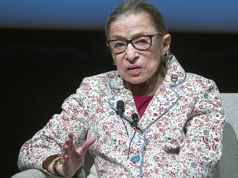 USA: la juge de la Cour suprême Ruth Bader Ginsburg soignée pour un cancer