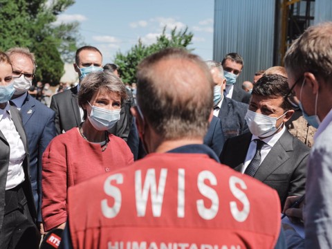 Mme Sommaruga dans la zone de conflit ukrainienne