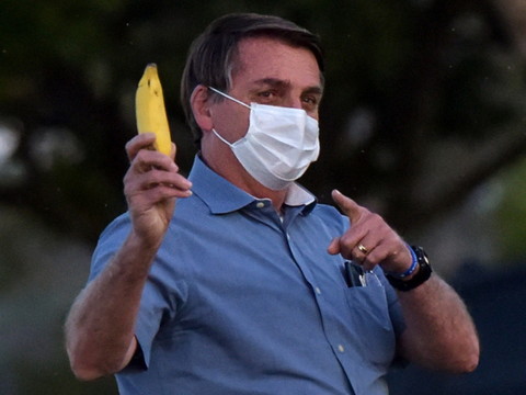 Jair Bolsonaro annonce qu'il est désormais négatif au coronavirus