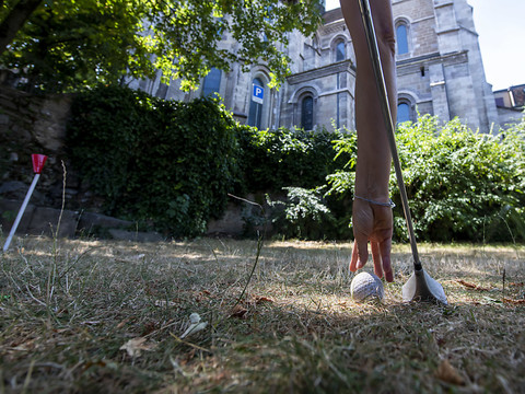 Jouer au golf au centre de Genève pour découvrir la ville autrement