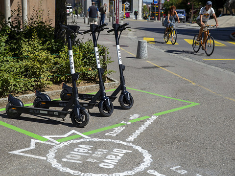 Trottinettes électriques en libre-service à Bulle (FR)