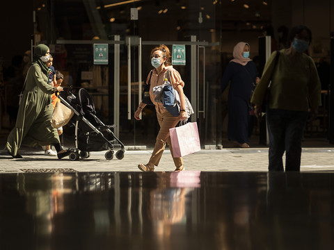 Le nombre de cas augmente , tout comme les restrictions