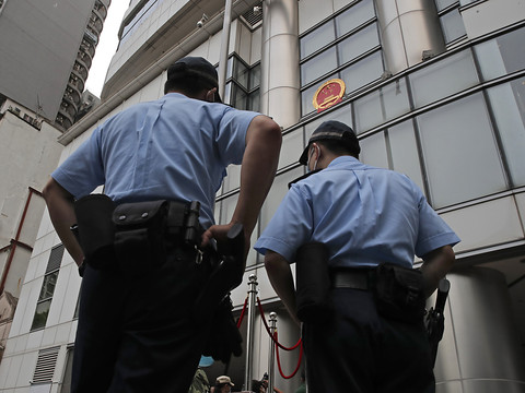 Quatre étudiants hongkongais en vertu de la loi sur la sécurité