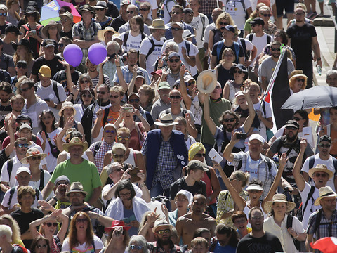Des milliers de manifestants 