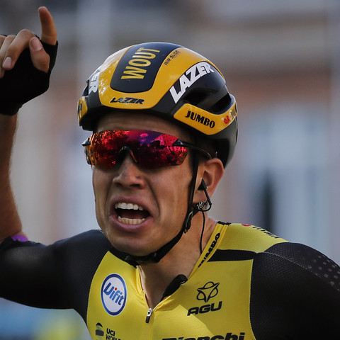 Wout Van Aert enlève les Strade Bianche