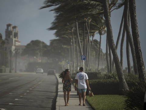L'ouragan Isaias menace la Floride