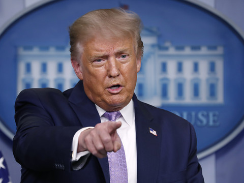 Facebook retire une vidéo de Trump jugée mensongère sur la pandémie