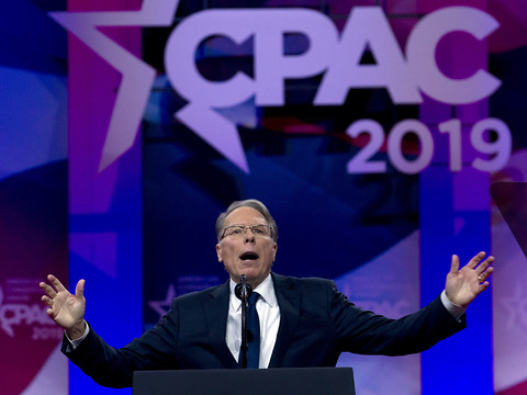 New York veut dissoudre la NRA, accusée de fraude financière