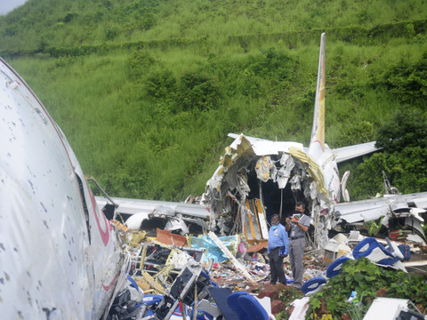 Accident d'avion en Inde: 18 morts et plus de 120 blessés
