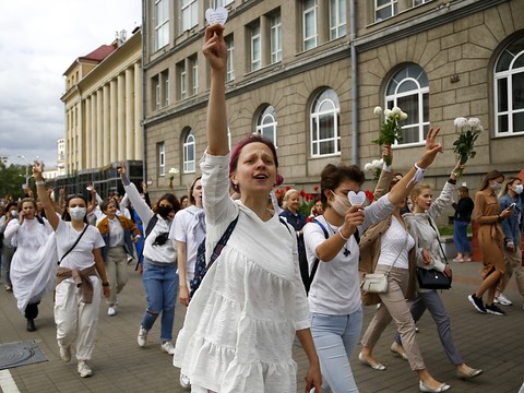 Bélarus: mort d'un deuxième manifestant, le centre de Minsk bouclé