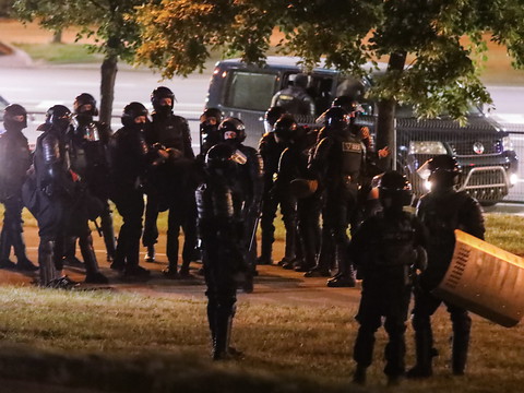 Plusieurs centaines de manifestants arrêtés mercredi au Bélarus