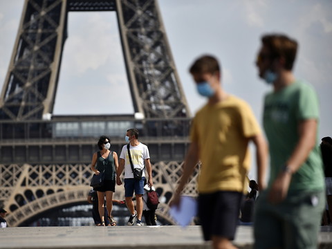 Paris: obligation de port du masque étendue à de nouveaux quartiers