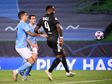 Ligue des champions: Lyon prend le scalp de Manchester City